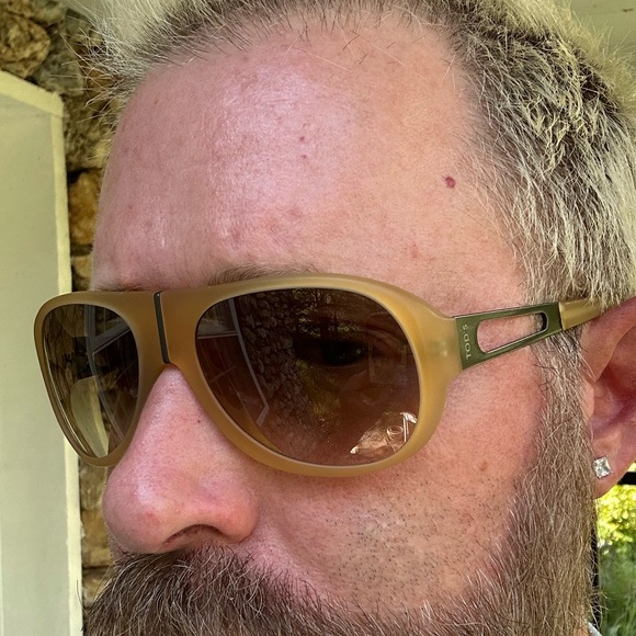 TOD’s Camel/Brown driving Sunglasses with Case - Picture 9 of 10